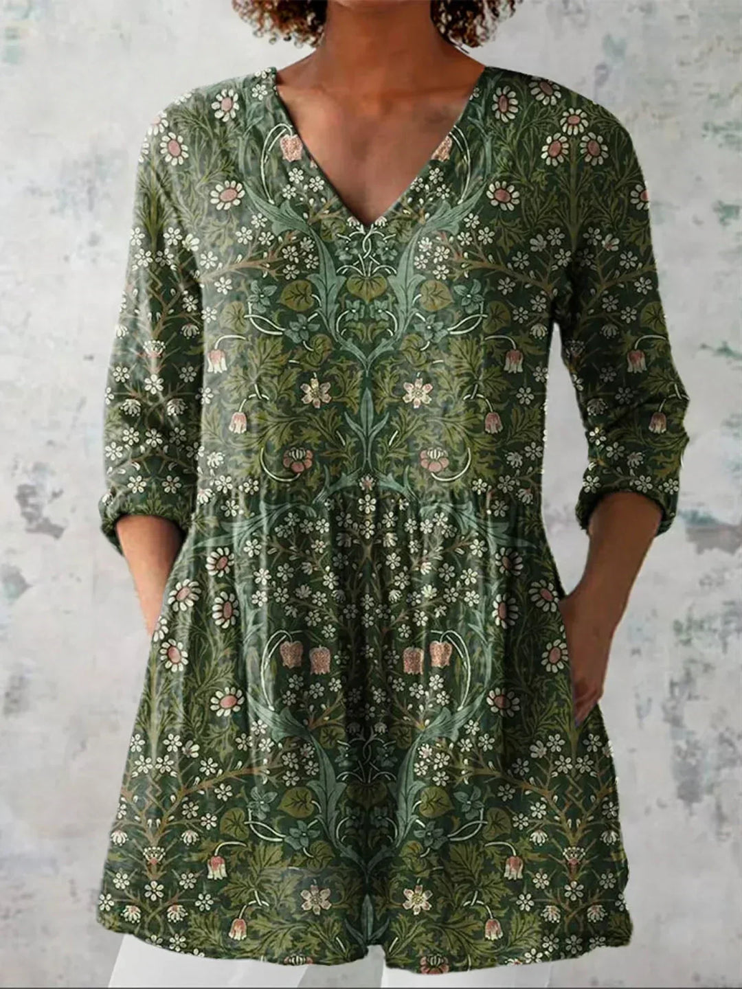 Lola – Blusa floral cuello en V estampado vintage