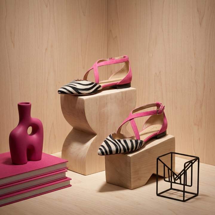 Fern – Bailarina elegante con cintas