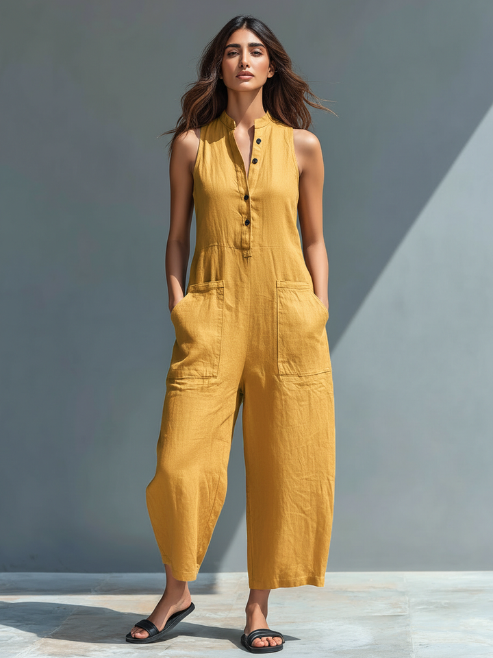 Claudia – Mono elegante sin mangas, cuello alto y botones