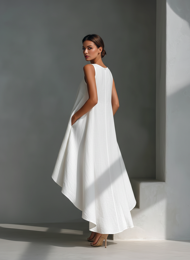 Elena – Vestido midi blanco con corte asimétrico elegante
