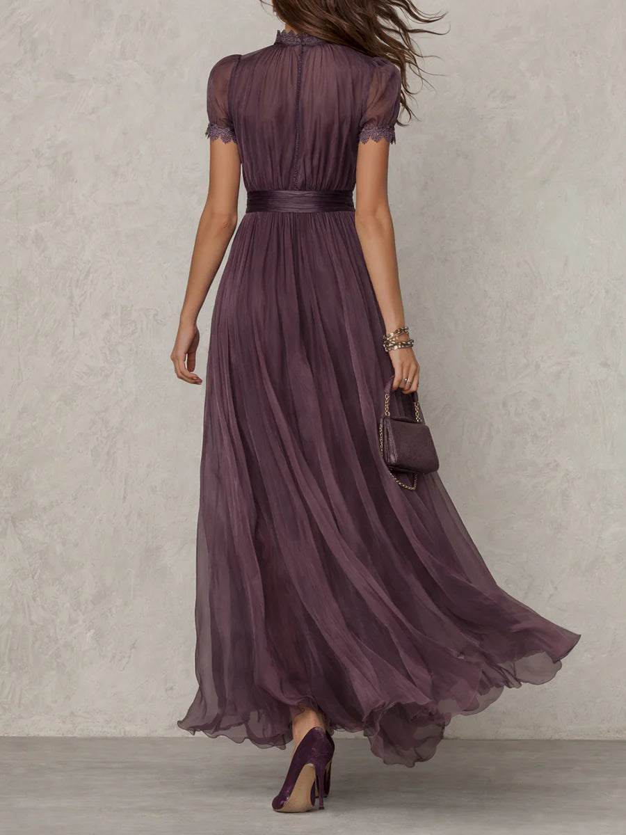 Elena – Vestido largo con escote de gota y detalles de encaje