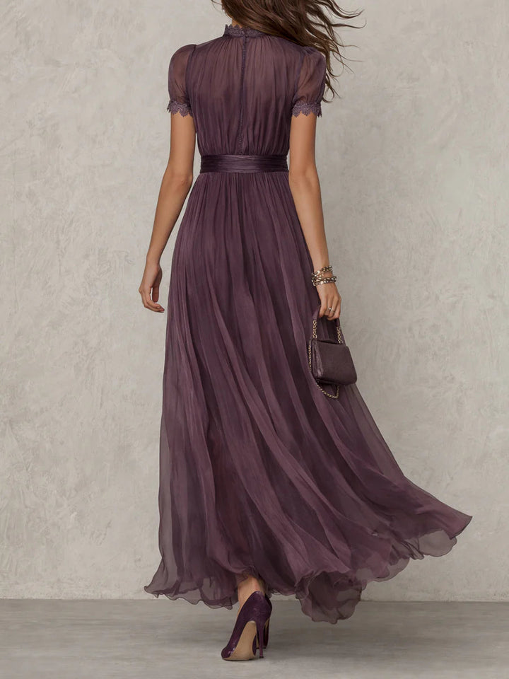 Elena – Vestido largo con escote de gota y detalles de encaje