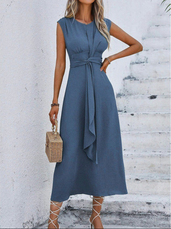 Eva – Vestido elegante sin mangas con cinturón refinado