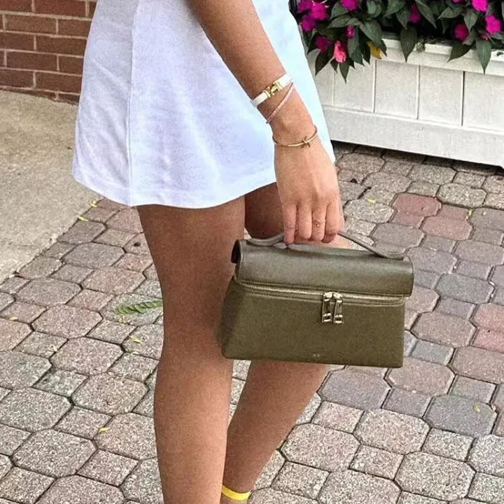 Carolina – Bolso de mano estructurado de diseño elegante