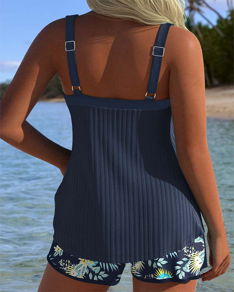 Marta – Tankini de rayas con short de playa