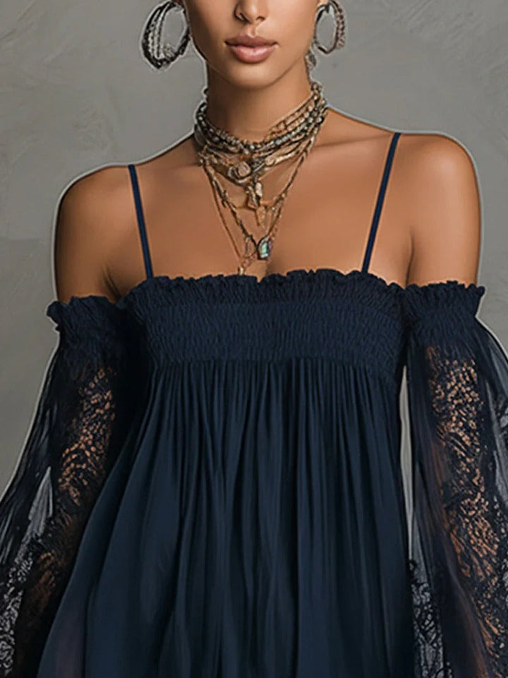 Noemi – Vestido mini elegante azul navy con hombros descubiertos y encaje