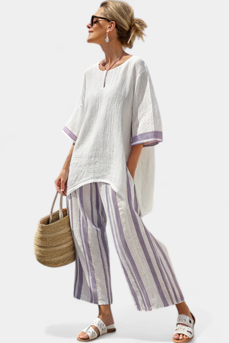 Federica – elegante top a rayas azules y pantalones relajados