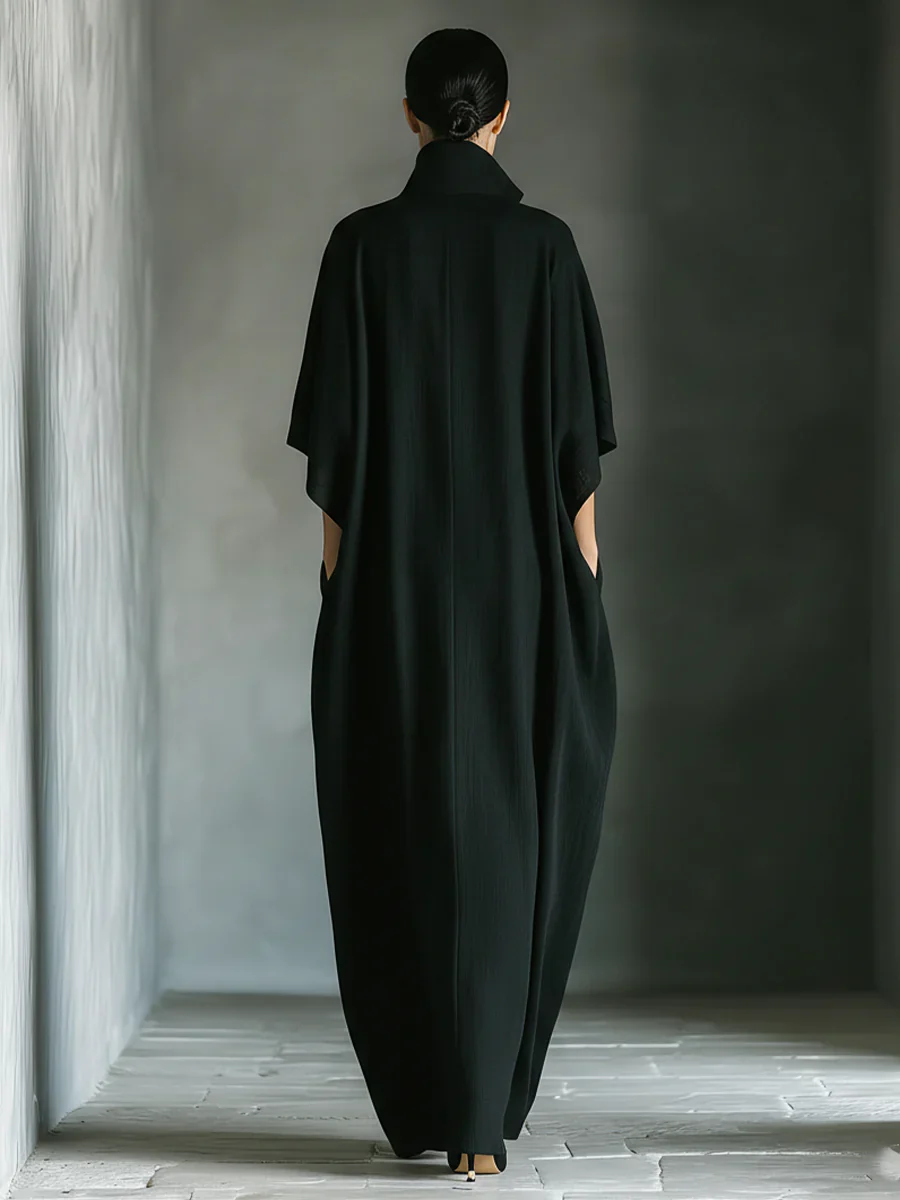 Alejandra – Vestido largo negro oversize elegante con mangas kimono