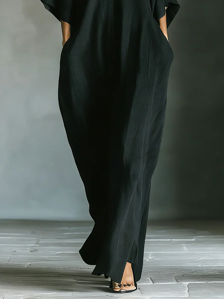 Alejandra – Vestido largo negro oversize elegante con mangas kimono